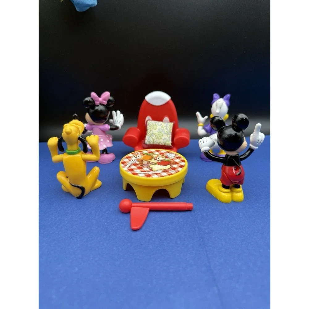 Original Mickey Mouse Clubhouse Deluxe Disney Store Play Set parts and Figurines